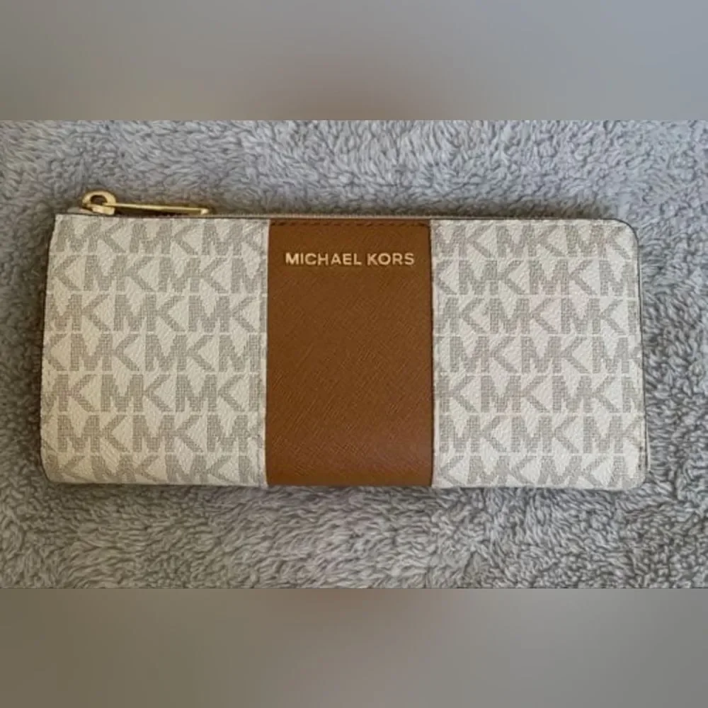 Michael Kors MK Jet Set Monogram Cream and Brown Zip Wallet